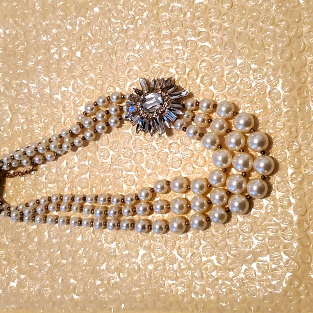 Jewelry - Picture 3 of 4